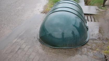 Reinig en ontsmet de kadaverplaats na elk gebruik.