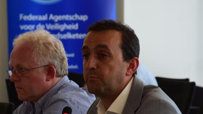 “Het is belangrijk om de komende drie jaar sterk te blijven inzetten op antibioticareductie”, waarschuwt professor Jeroen Dewulf.