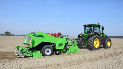 Aardappeltelers willen graag een werktuigcombinatie die alle werkzaamheden doet van diepwoelen tot drempelvorming. Voor getrokken machines is er steeds meer interesse.