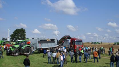 Oorspronkelijk stond aardappelen overladen ten velde in de belangstelling en was reinigen maar bijzaak. Nu is dit reinigen naar hoofdzaak geëvolueerd. Belgische constructeurs lijken de weg geplaveid te hebben voor deze systemen.