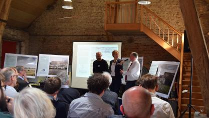 In de loop van 2015 en 2016 kreeg elk van die projecten begeleiding van adviseurs en experts.