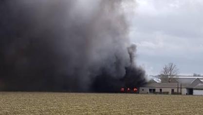 Deze namiddag brak er brand uit in een varkensbedrijf in Pittem. Meer dan 2.000 dieren overleefden de brand niet.