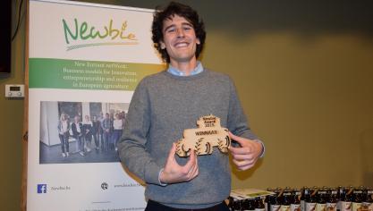 Olivier Mehuys stapte vier jaar geleden in het ouderlijk bedrijf. Zijn verfrissende blik op het bedrijf zorgde voor nieuwe kansen. De jury bekroonde hem daarvoor met de eerste Newbie Award.