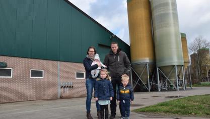 Tim Keysers (34) en zijn echtgenote Janine Huijbregts (33) zijn een dynamisch jong koppel met drie kindjes; Ella (5), Vic (3) en Laurien van vier maanden.