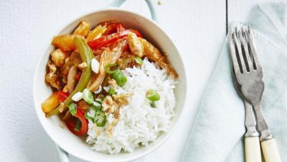 2019-03-29 Gewokt witloof, zoet-zuur met kipblokjes, rijst (1)