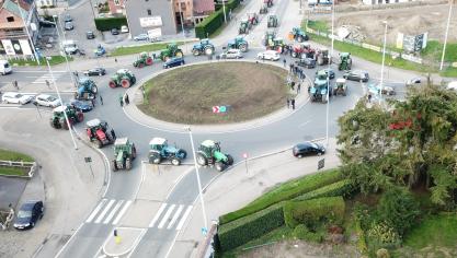 ABS - Vlaamse Ardennen deed een (eerste) prikactie om aandacht te vragen voor de familiale landbouw in deze mooie regio.