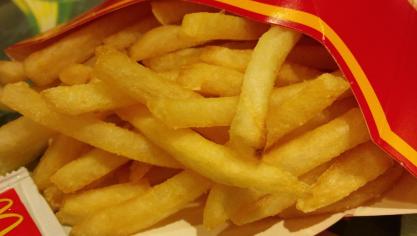 HK_Kln_Bay_Telford_Plaza_McDonalds_Restaurant_food_French_fries_Nov-2014_LG2
