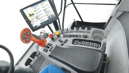 Bij Case New Holland werden 120 schermen buitgemaakt, goed voor een waarde van ongeveer 
€150.000. De daders hadden het gemunt op de boordcomputers van maaidorsers en hakselaars.