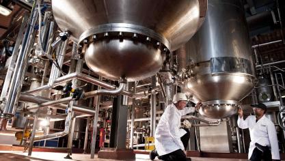 Alle grote fabrikanten van gewasbeschermingsmiddelen investeerden de afgelopen jaren fors in natuurlijke gewasbescherming. Op de foto een productiefaciliteit van BASF in Engeland.