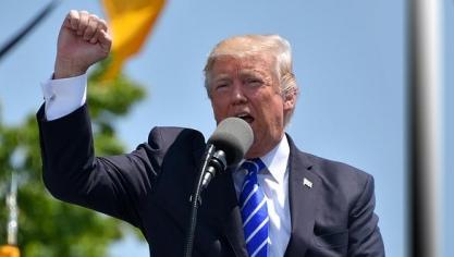 Trump verkondigt dat de VS in de komende weken in een voorlopig handelsakkoord over heffingen met Japan zullen stappen.