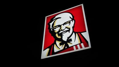 Elk jaar zouden er wereldwijd tussen de 850 miljoen en 1 miljard kippen geslacht worden voor KFC.