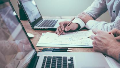 Voor meer dan de helft van de veehouders zijn ook administratieve lasten en onzekerheid over de regelgeving een groot obstakel.