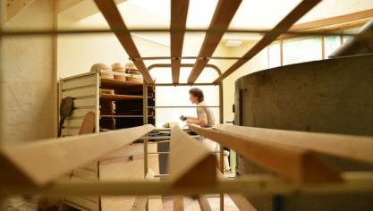 La Ferme de l’Abreuvoir (Tournay) richt zich op de korte keten, van biograan tot biobrood. Via crowdfunding verzamelden ze 22.645 euro voor de aankoop van een professionele oven, installatie van een dubbelwandige schoorsteen en aankoop van drie silo’s voor de opslag van graan. Crelan gaf deze laureaat met 1.500 euro een extra steuntje in de rug.