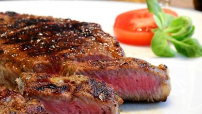 Het klimaatpanel wenst een wereldwijde aanpassing van het voedselpatroon, waarbij minder vlees wordt gegeten en meer gebruik wordt gemaakt van plantaardige voedingsmiddelen.