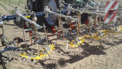 De machine van Johan Staelens Johan Staelens van HAK, gecombineerd met een camera en stuurunit van Garford.