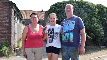 Christel Buyse en haar man Michel Van Ongeval met hun dochter Maite.