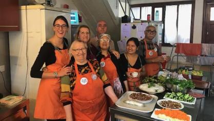 Het boek bevat de favoriete recepten van een aantal deelnemers, aangevuld met een persoonlijk verhaal.