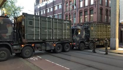 Het Nederlands leger zet met trucs strategische af in Den Haag.