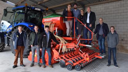 De nieuwe zaaicombinatie helpt de Hooibeekhoeve om nieuwe inzichten in de praktijk  om te zetten.