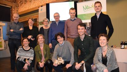 De organisatoren en deelnemers van de eerste Newbie-award, die gewonnen werd door boer Olivier Mehuys. Deelnemers voor de tweede editie mogen zich melden.