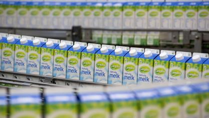 FrieslandCampina zegt met de nieuwe berekeningswijze een marktconforme prijs te kunnen hanteren.