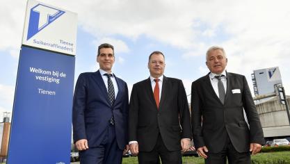Bij de Tiense Suikerraffinaderij en ook bij het moederbedrijf Südzucker gebeurde een wissel van de macht. V.l.n.r. voormalig CEO van de Tiense Thomas Hubbuch, voormalig Sudzucker Group CEO Wolfgang Heer die vorige week ook het bedrijf verliet, en de nieuwe CEO in België Guy Paternoster.