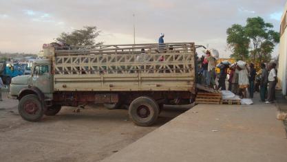 Voedselonzekerheid is een groot probleem in oost-Afrika. Op de foto wordt voedselhulp verdeeld niet ver van de Ethiopisch-Somalische grens.