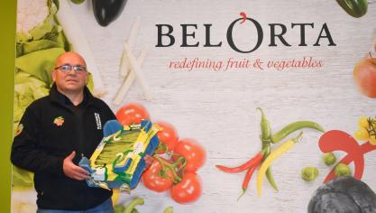 De eerste snijbonen werden aangeleverd door teler De Bossen en gekocht door Fruithandel Sebrechts.