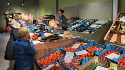 De hoevewinkel van Vercammen in Lier, loopt bijzonder goed. Mensen hamsteren massaal.