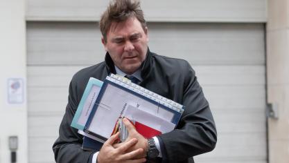 Het wetsvoorstel ingediend door Denis Ducarme voorziet een drastische versoepeling van de toegangsvoorwaarden voor dit vervangingsinkomen voor de maanden maart en april 2020.