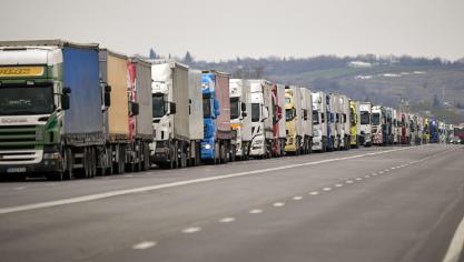 De coronacrisis heeft de wereldwijde toevoerketen in de problemen gebracht, aldus diverse internationale organisaties.