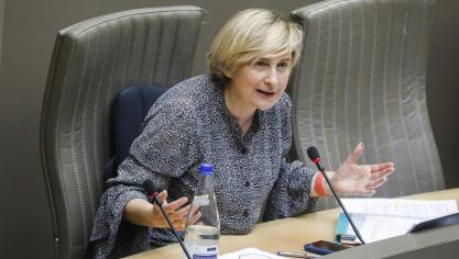 Landbouwminister Hilde Crevits (CD&V) maakte een stand van de crissis in de Vlaamse landbouw op.