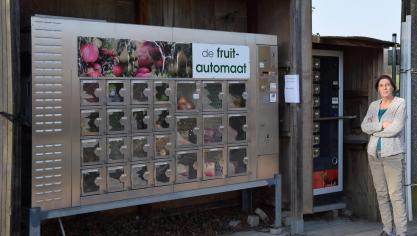 Kristien Van Essche is de drijvende kracht achter de 2 fruitautomaten van akkerbouw- en fruitteeltbedrijf ‘t Hoogveld.