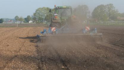 Door houtsnippers afkomstig van lokaal houtkantenbeheer te gebruiken, worden kringlopen gesloten in het agrarisch landschap.