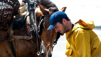 Dominique Vandendriessche, de stuwende kracht achter het educatief centrum voor trekpaarden in Oostduindkerke.