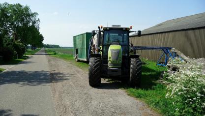 Weer gingen verschillende landbouwers met tractor op pad om te protesteren, ditmaal in Drenthe.