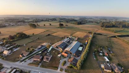 De grootste grondbezitter in de Vlaamse top 500 is het Vlaams Gewest, met in totaal 32.743 ha terrein.