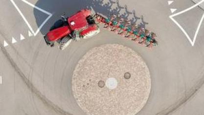 De Trailer Transport Solution zorgt voor een heel veilig wegverkeer met de Kverneland wentelploeg.