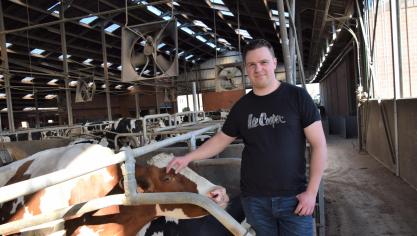 Ben Verbist is nu heel tevreden over het klimaat in de melkveestal.