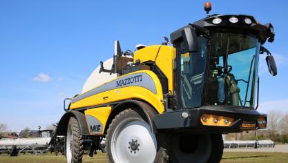 Mazzotti is onderdeel van John Deere. Dat er een John Deere-motor in de MAF 3580 ligt, is daarom logisch, net als de John Deere-cabine.