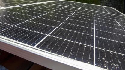 De FWA vraagt zich af of het opportuun is om hectaren nuttige landbouwgrond te gebruiken om zonnepanelen te plaatsen.