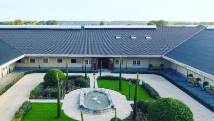 Equitom is gespecialiseerd in paardenchirurgie en biedt een brede waaier aan medische diensten.