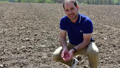Thomas Truyen is een van de eerste landbouwers die kikkererwten en kidneybonen teelt.