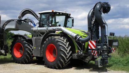 Claas heeft de Vredestein VF Traxion Optimall-band gehomologeerd voor hun Xerion-tractor.