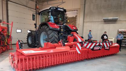 De Toro Isotronic-rotoreg is Isobus-bediend om makkelijker functionaliteiten aan te sturen en biedt meer veiligheid om overbelasting van de machine tegen te gaan.