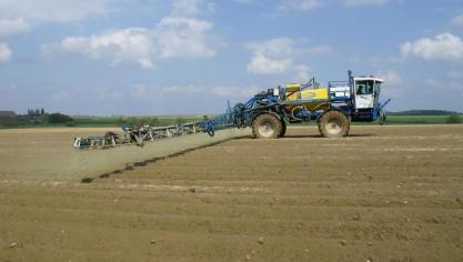 Mogelijke risico’s voor landbouwers bij het gebruik van gewasbeschermingsmiddelen zullen in de toekomst beter worden geanalyseerd.