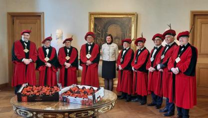 De Ghesellen stelden zich voor aan de Korvetkapitein en gaven een uitleg over het teeltseizoen 2021 de uitdagingen voor het jaar 2022.
