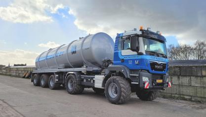 De Agro Tanktrailer kan ook prima rijden op het veld.