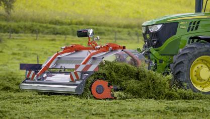 De Merge Maxx 440 F is een nieuwe frontaal gemonteerde bandhark van Kuhn.