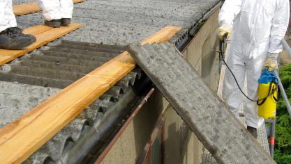 Eind juni werd al 26.000 ton asbestcement opgehaald op 339 bedrijven.